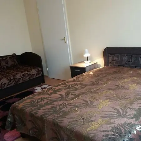 Violetta Apartman アパート *
